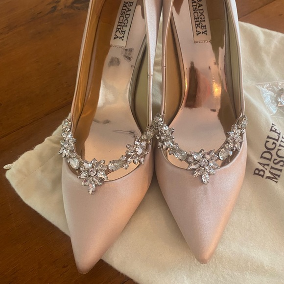 Badgley Mischka Sparkly Pumps (NWOT) - Picture 2 of 3